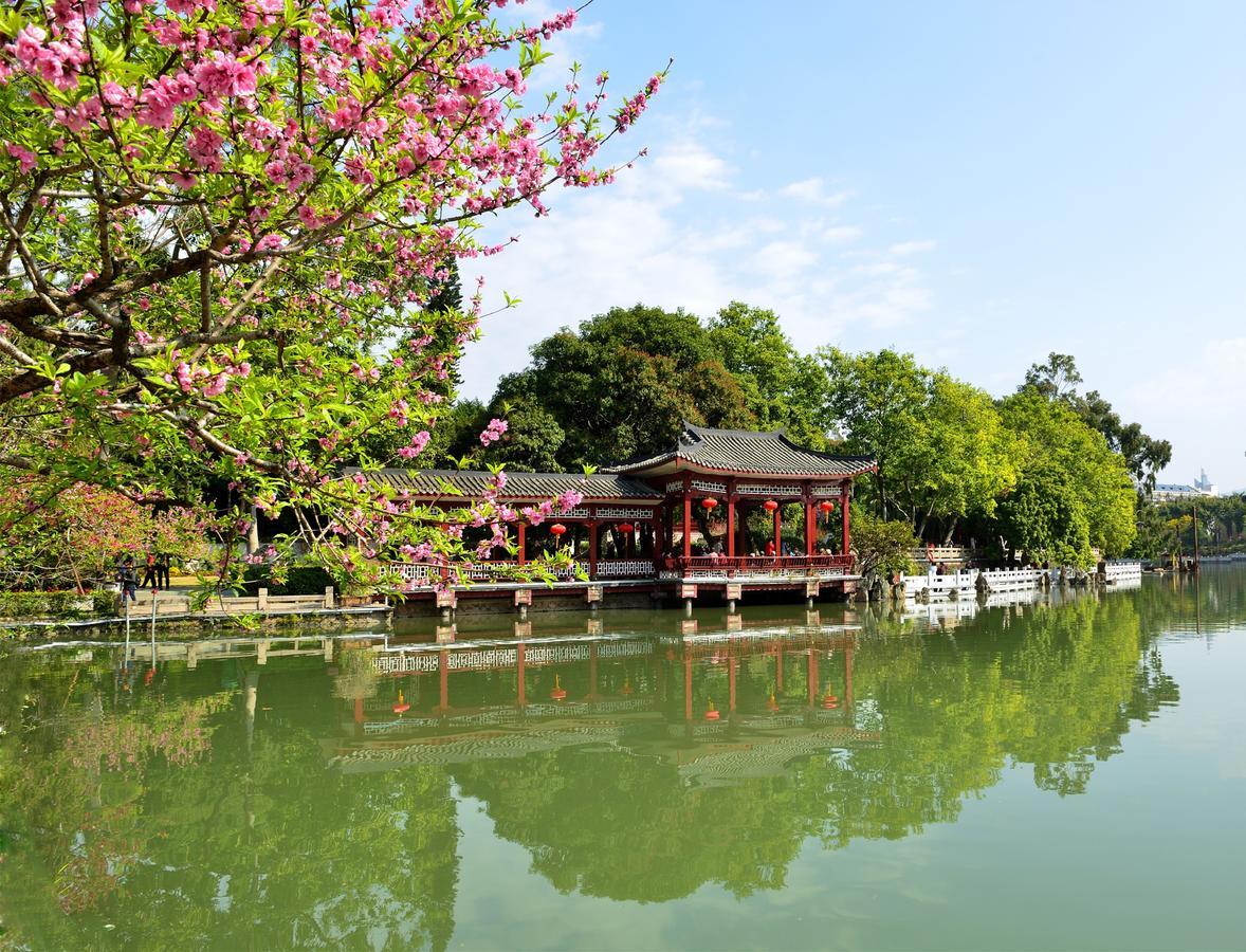Fuzhou Lakeside Hotel Bagian luar foto