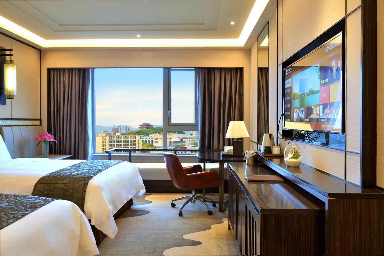 Fuzhou Lakeside Hotel Bagian luar foto