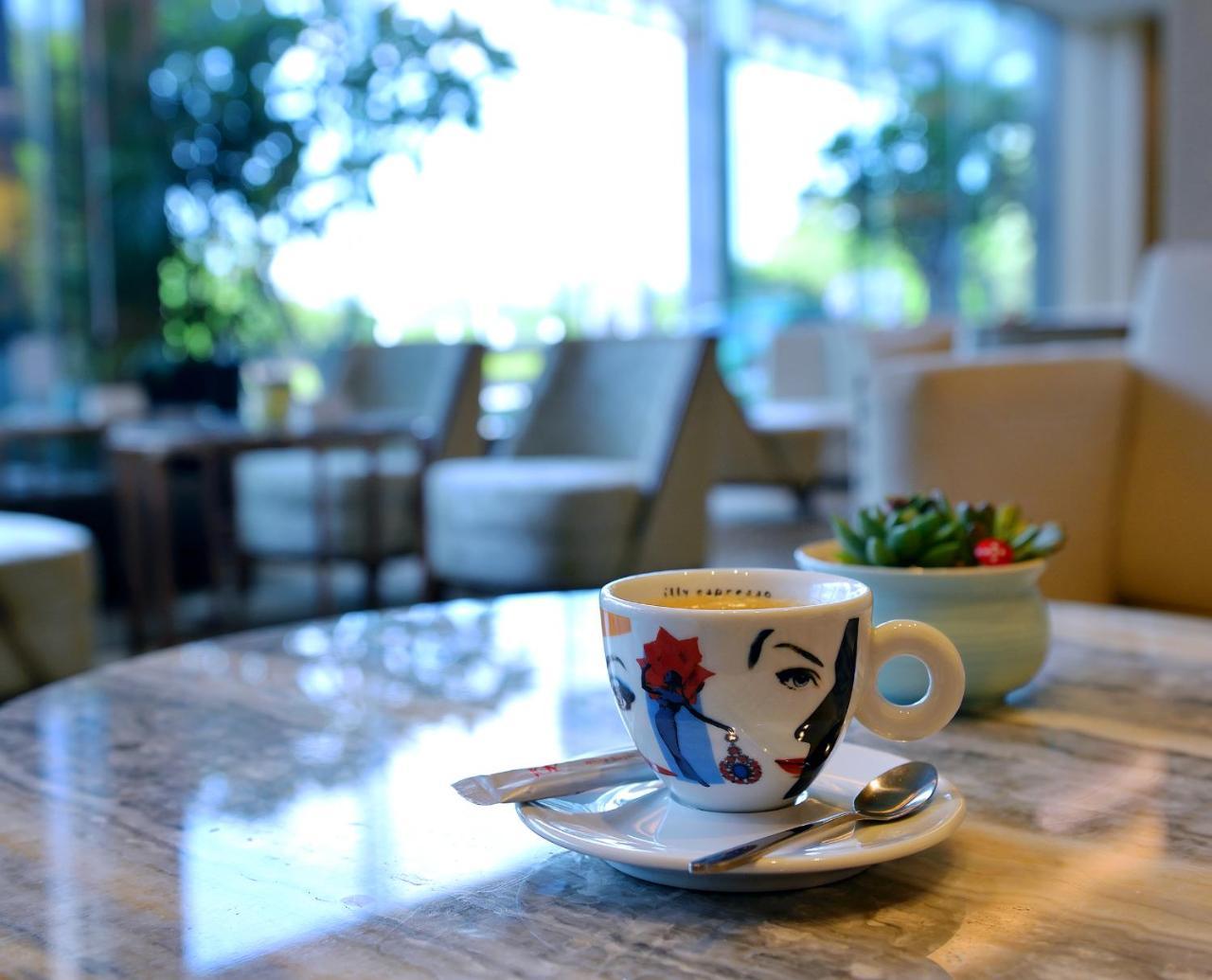 Fuzhou Lakeside Hotel Bagian luar foto